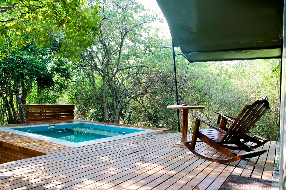 Deluxe Tent private plunge pool