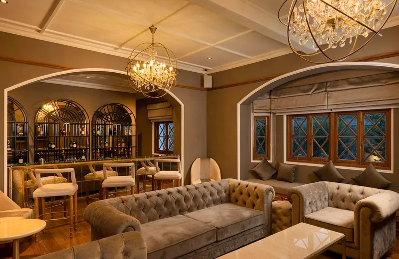 Bellwood Manor interior view 01