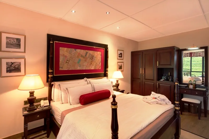 Luxury Deluxe Double Room 02