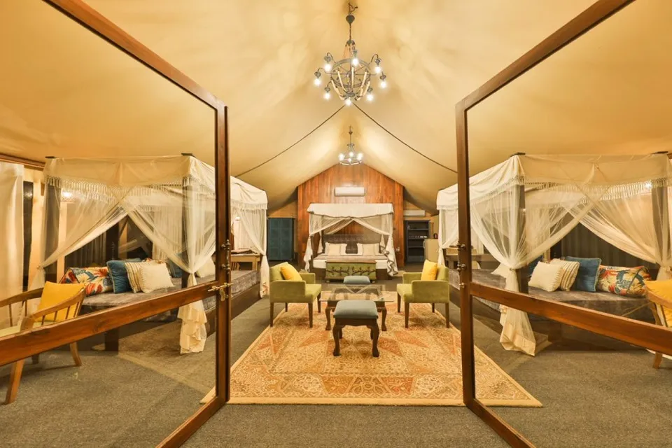 Super Luxury Tent - Tusker interior View